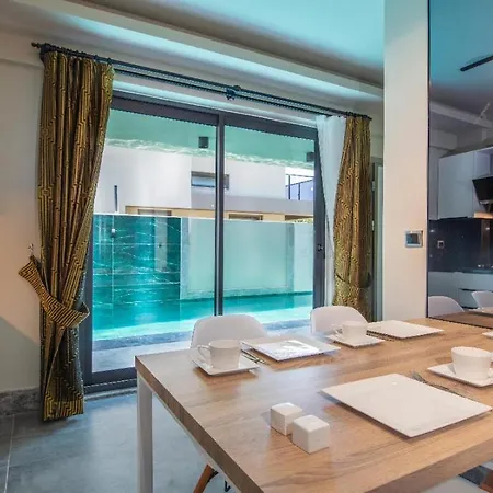 فيلة Balmain&sauna,jakuzi ,tuerk Hamami, Pool ,bbq, Isitmali Havuz ,yerden Isitma فتحية