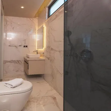 Balmain&sauna,jakuzi ,tuerk Hamami, Pool ,bbq, Isitmali Havuz ,yerden Isitma فتحية