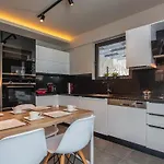Merkez De Sauna,jakuzi ,tuerk Hamami, Pool ,bbq, Isitmali Havuz ,yerden Isitma *