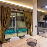 Balmain&sauna,jakuzi ,türk Hamamı, Pool ,bbq, Isıtmalı Havuz ,yerden Isıtma Villa
