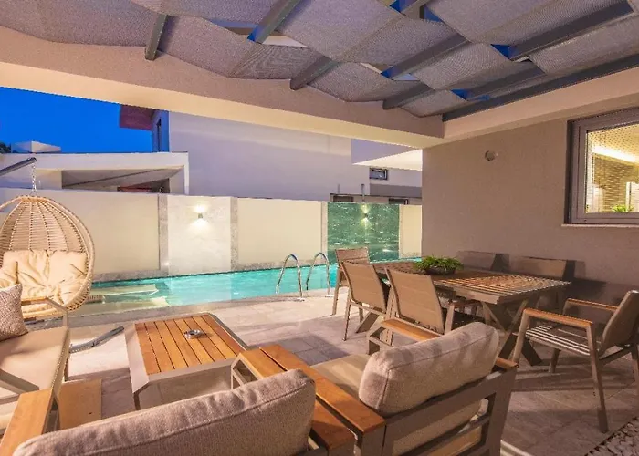 Merkez De Sauna,jakuzi ,tuerk Hamami, Pool ,bbq, Isitmali Havuz ,yerden Isitma וילה *