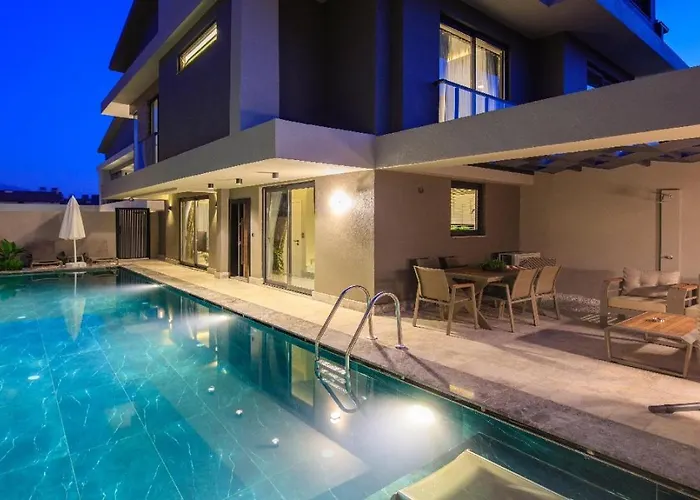 Fethiye Merkez De Sauna,Jakuzi ,Tuerk Hamami, Pool ,Bbq, Isitmali Havuz ,Yerden Isitma * Фетхие