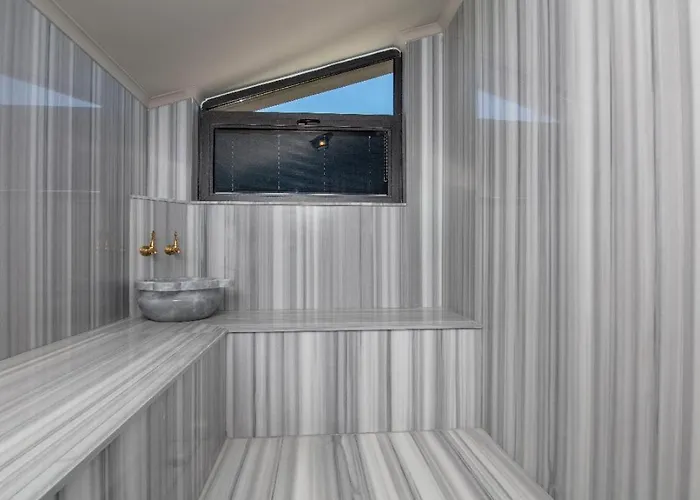 Willa Fethiye Merkez De Sauna,Jakuzi ,Tuerk Hamami, Pool ,Bbq, Isitmali Havuz ,Yerden Isitma