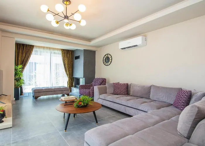 Fethiye Merkez De Sauna,Jakuzi ,Tuerk Hamami, Pool ,Bbq, Isitmali Havuz ,Yerden Isitma Willa Fethiye