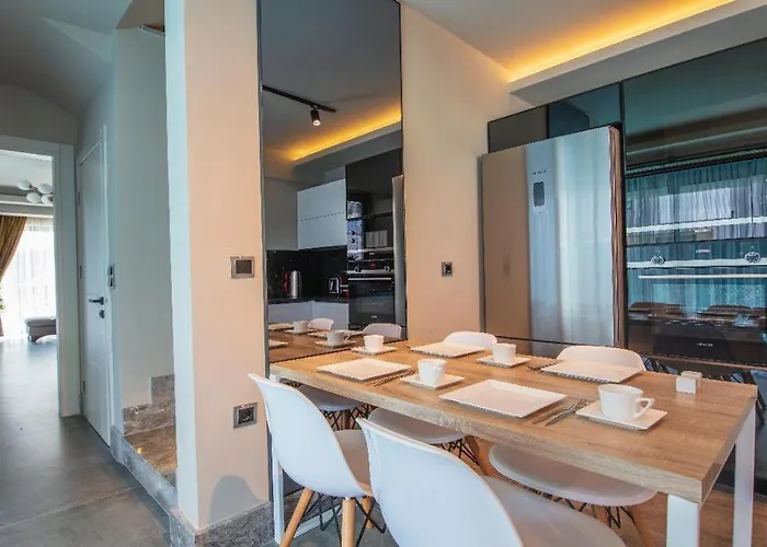 Fethiye Merkez De Sauna,Jakuzi ,Tuerk Hamami, Pool ,Bbq, Isitmali Havuz ,Yerden Isitma Willa Fethiye