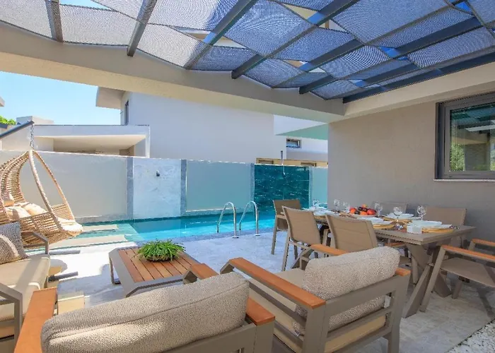 Willa Fethiye Merkez De Sauna,Jakuzi ,Tuerk Hamami, Pool ,Bbq, Isitmali Havuz ,Yerden Isitma *