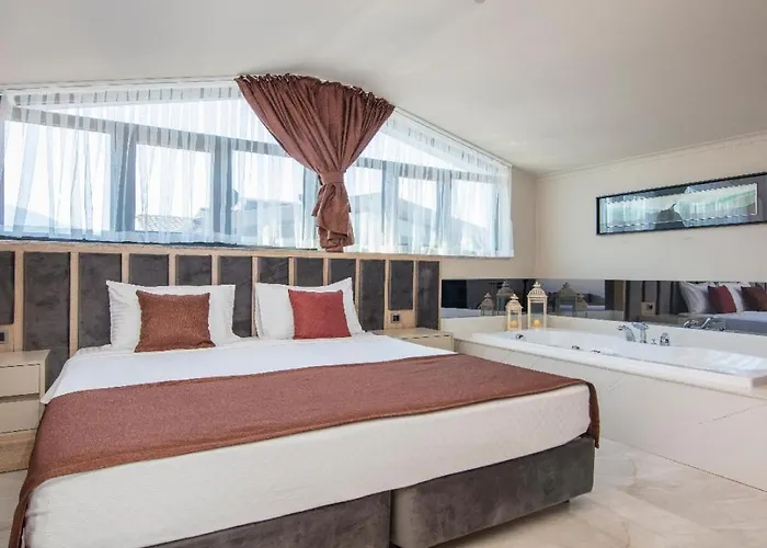 Willa Fethiye Merkez De Sauna,Jakuzi ,Tuerk Hamami, Pool ,Bbq, Isitmali Havuz ,Yerden Isitma Fethiye